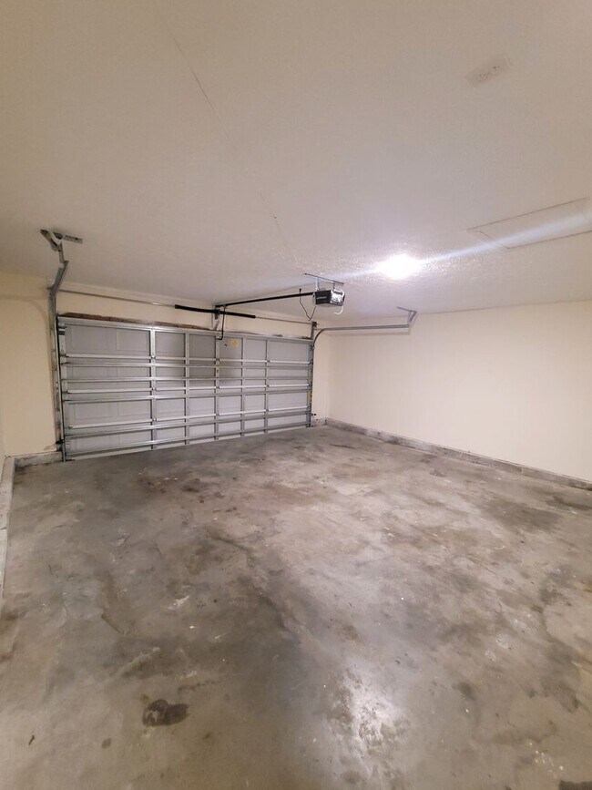 Building Photo - Callaway 3 bedroom 2 bath home with 2 car ...