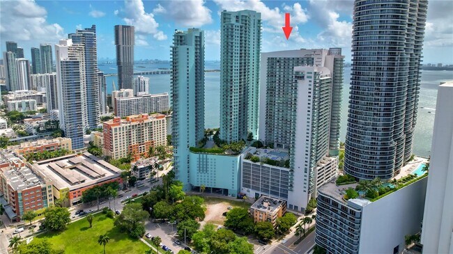 Building Photo - 1800 N Bayshore Dr