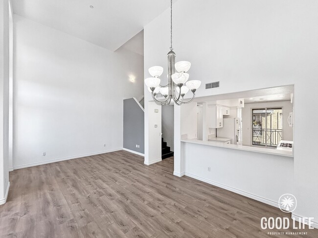 Building Photo - Beautiful 3BD/3BA W/ A/C, Attached Garage, and Community Pool in Kearny Mesa!