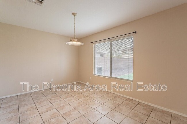 Building Photo - 11928 W Columbine Dr