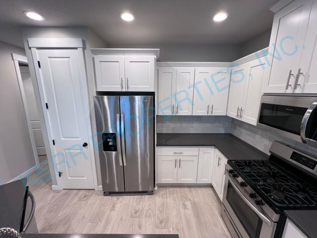 Building Photo - FREE RENT! Modern townhome living 3-Bed Retreat with 2.5 Baths in Serene Happy Valley!