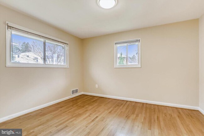 Building Photo - 4503 Traymore St