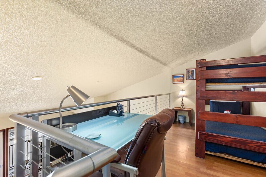 Building Photo - 600 South Park Avenue