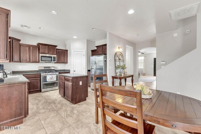 Building Photo - 408 Bellwoode Ave