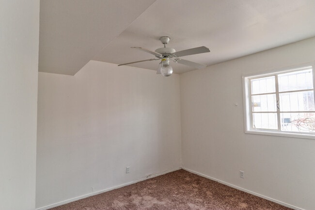 Building Photo - 5108 Mt Hood Dr