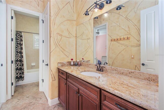 Building Photo - 11820 Waterstone Loop Dr