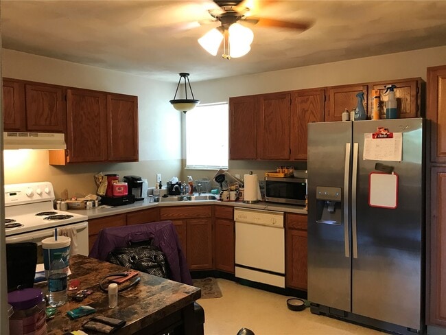 Building Photo - 102 S Riebeling St