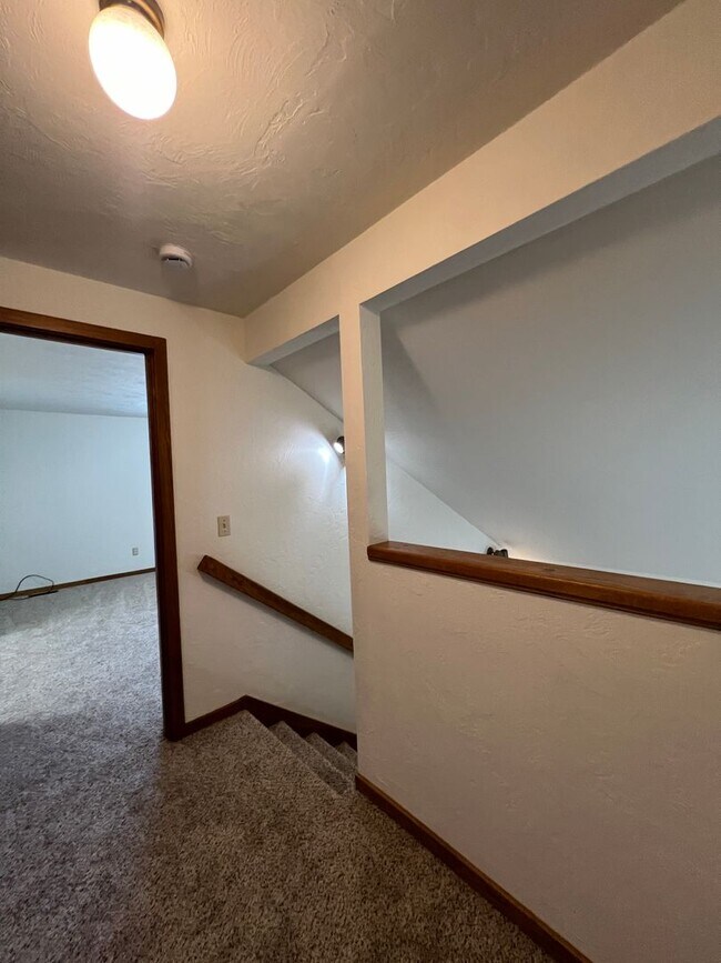 Building Photo - E Court Duplex