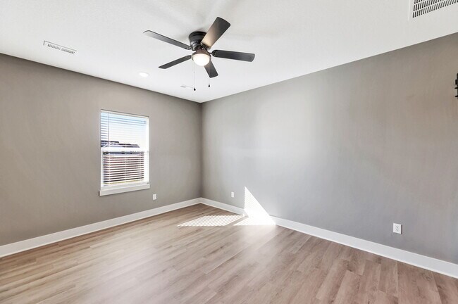 Building Photo - 4579 S Doris Ct