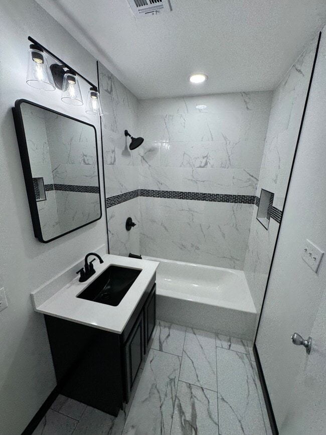 Building Photo - 2505 SW Murray Dr