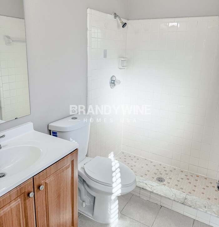 Building Photo - 220 Bonnie Glen Ln