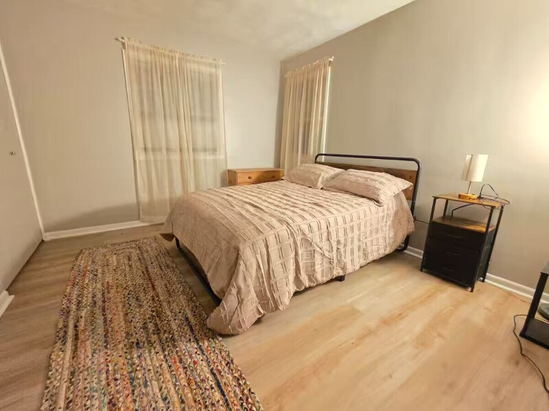 Building Photo - 178 S Main St