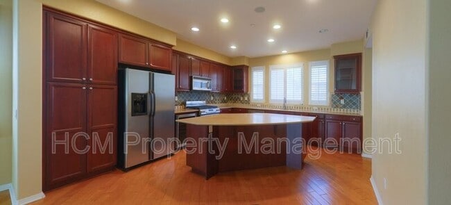 Building Photo - 2736 Cabrillo Ave