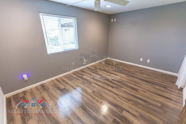 Building Photo - 2224 W Emelita Ave