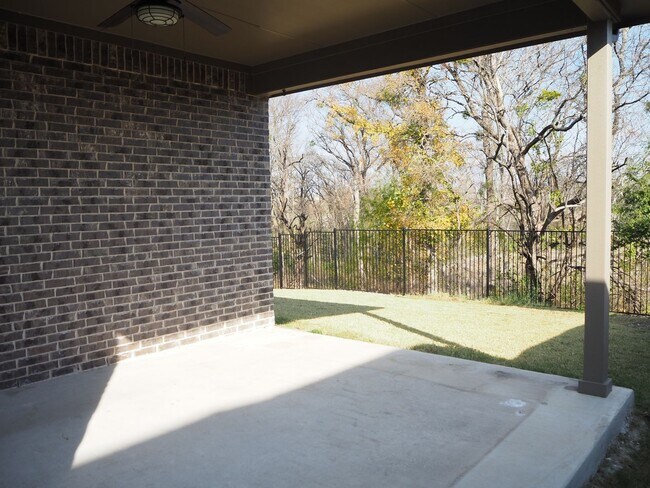 Building Photo - 2502 Sun Grove Rd