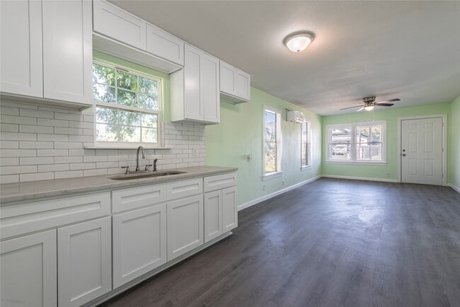 Building Photo - 6309 Anderson St