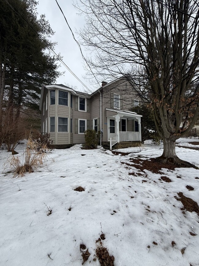 Building Photo - 92 Fairview Ave