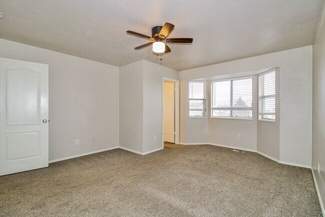 Building Photo - 6957 Diamondleaf Way