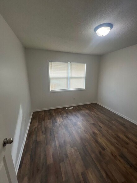 Building Photo - 904 Randolph St