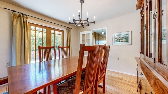 Building Photo - 4560 Sullivan Ct