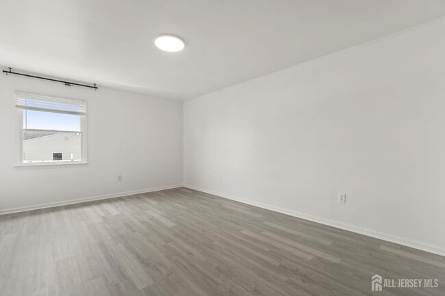 Building Photo - 23 Leick Ave