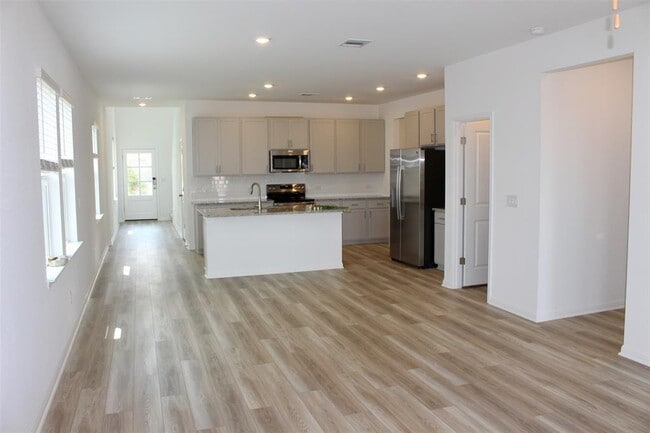 Building Photo - 514 Unakite Trl