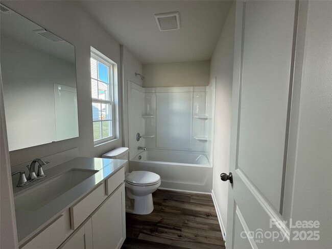 Building Photo - 193 Brentwood Dr