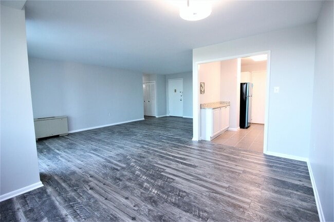 Building Photo - 10401 Grosvenor Pl