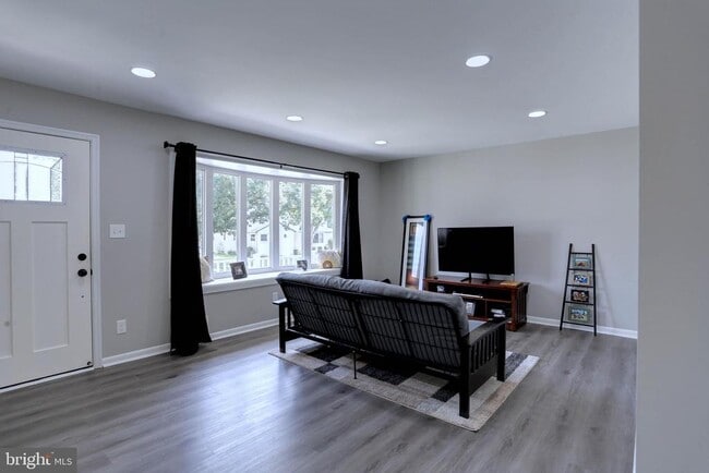 Building Photo - 513 Oak Grove Rd