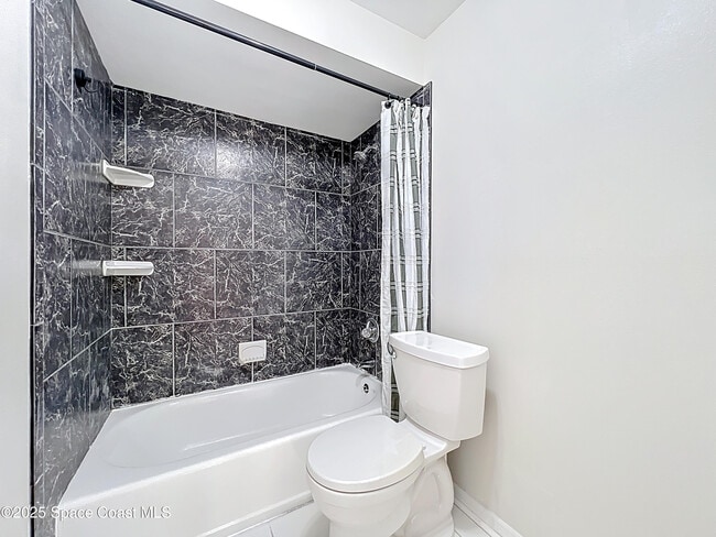 Building Photo - 640 Casa Grande Dr