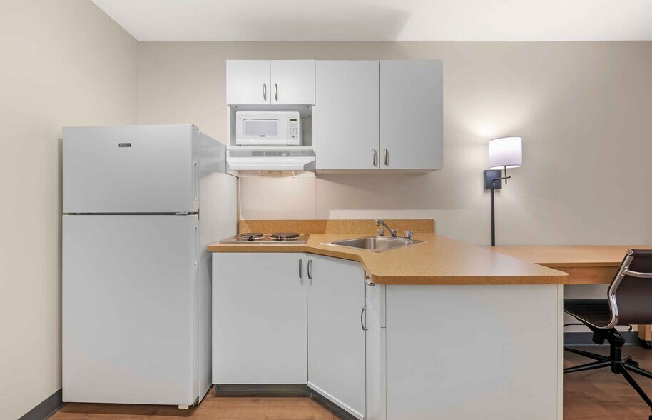 Building Photo - Furnished Studio-Jacksonville - Riverwalk - Convention Center