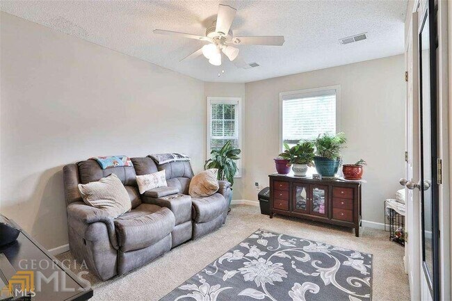 Building Photo - 50 Greens Ct