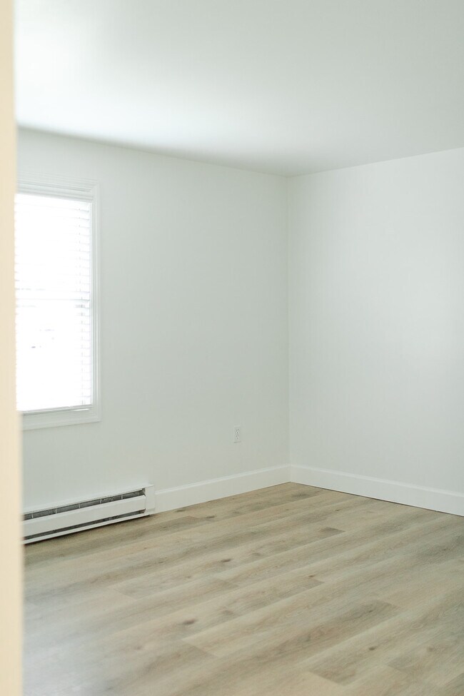 Building Photo - 1745 State St