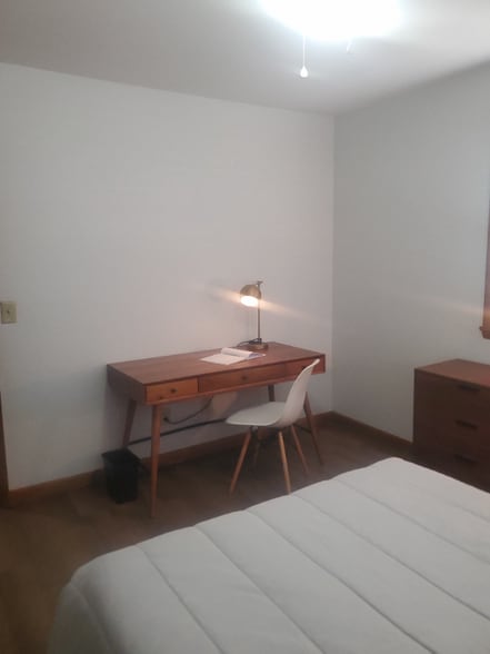 Building Photo - 1215 W Elm St