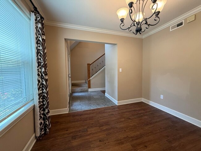 Building Photo - 405 S Village Cir
