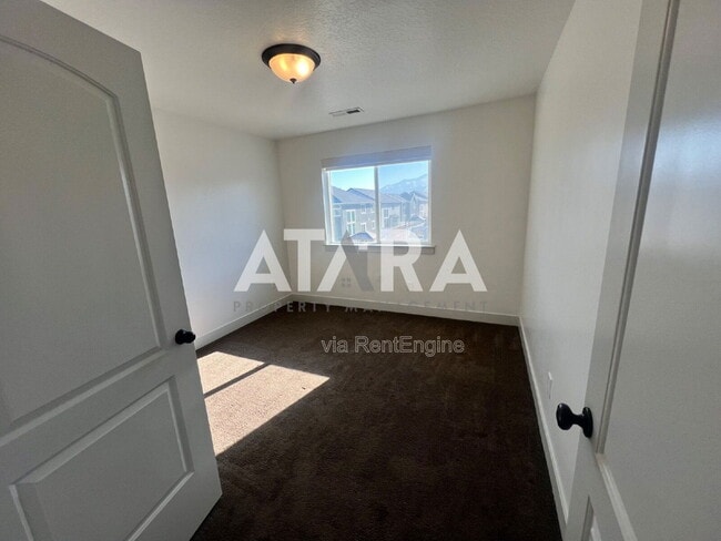 Building Photo - 1788 W Fall Brook Dr