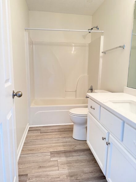 Bathroom #2 - 406 Silver Lakes Ct