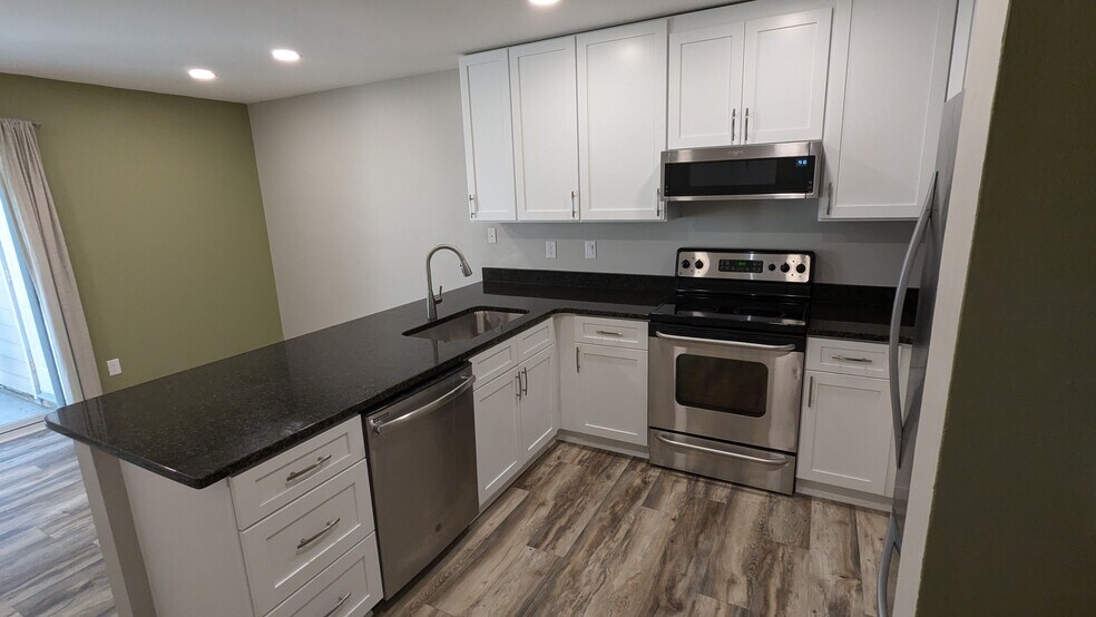 Building Photo - 2107 Alpine Rd