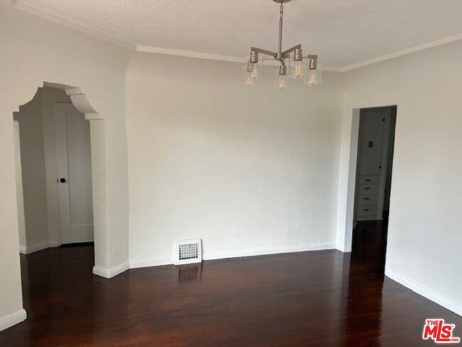 Building Photo - 1601 Stearns Dr