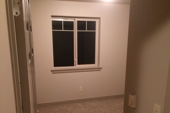 Building Photo - 2121 S 2nd Ave