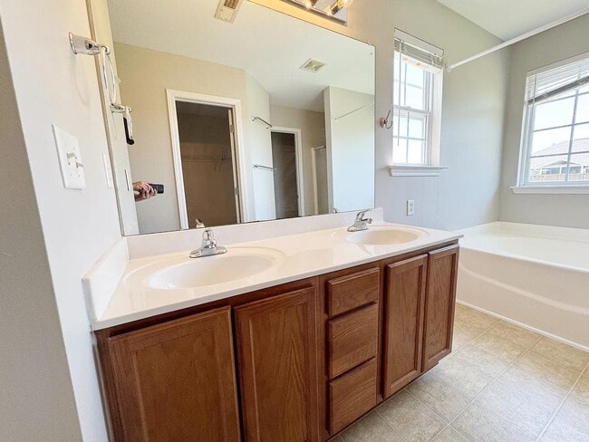 Building Photo - 606 Fountain Brook Ln