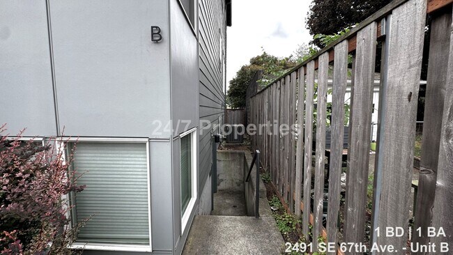 Building Photo - 2025-2491MF