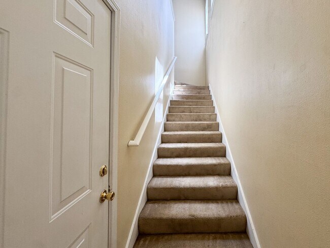 Building Photo - 10561 Villa View Cir