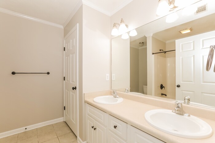 Building Photo - 1056 Grove Landing Ln