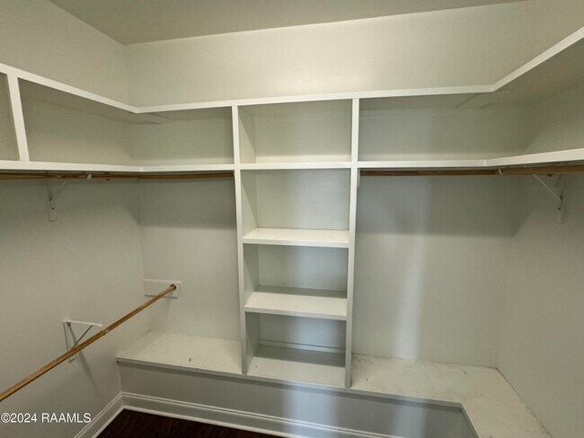 Building Photo - 216 Golden Cypress Dr