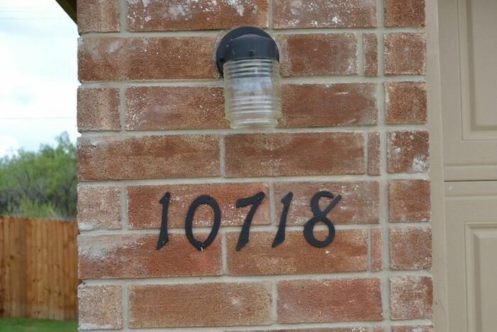 Building Photo - 10718 Goose Way