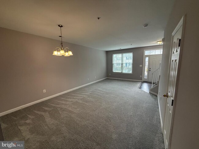 Building Photo - 8645 Willow Leaf Ln