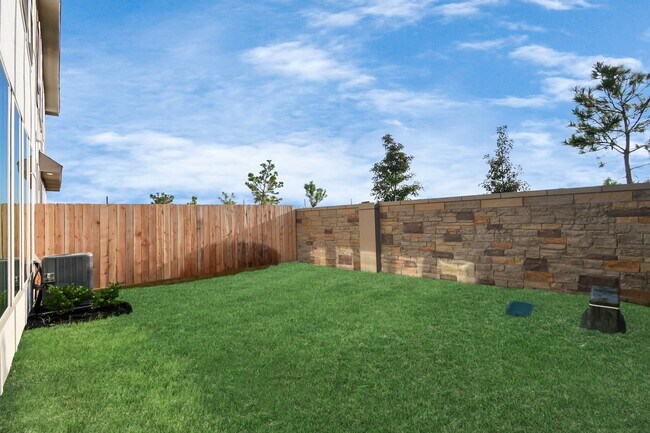 Building Photo - 5535 Holly Hvn Ct