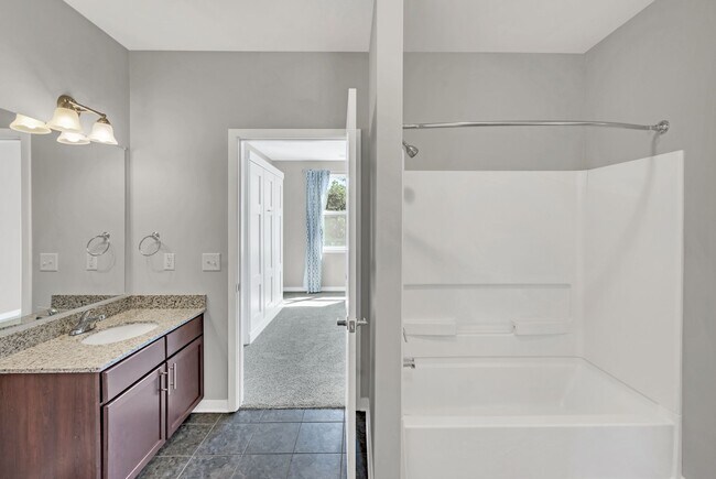 Building Photo - 1122 Litton Ave