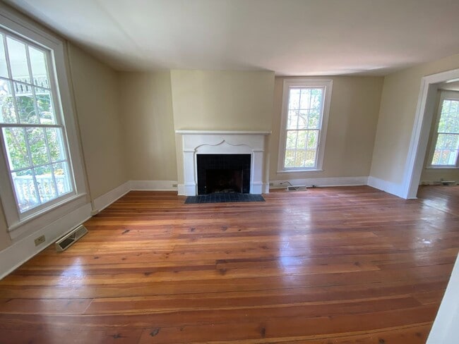 Building Photo - Lawn Care Included!!